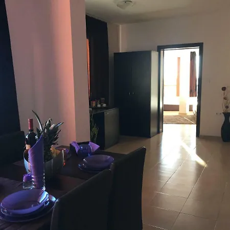 Park Lane Lux 4* بوموري