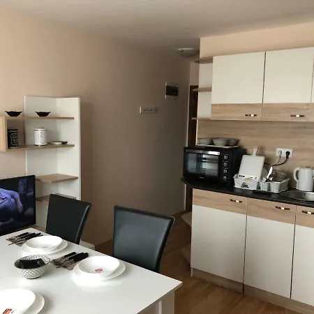 Park Lane Lux 4* بوموري