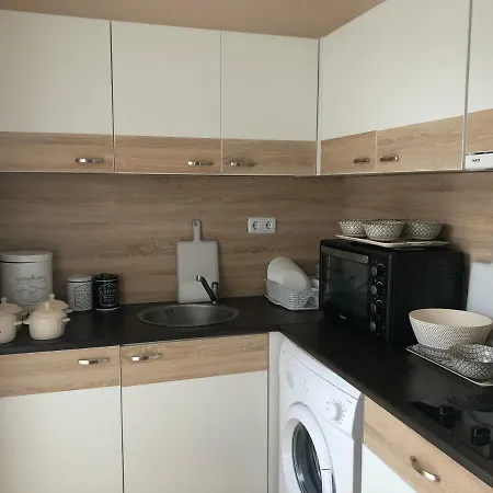 Park Lane Lux 4* بوموري